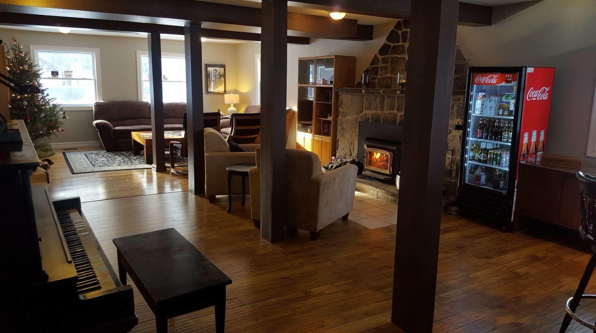Oakview Lodge & Marina Algonquin Highlands Exterior foto